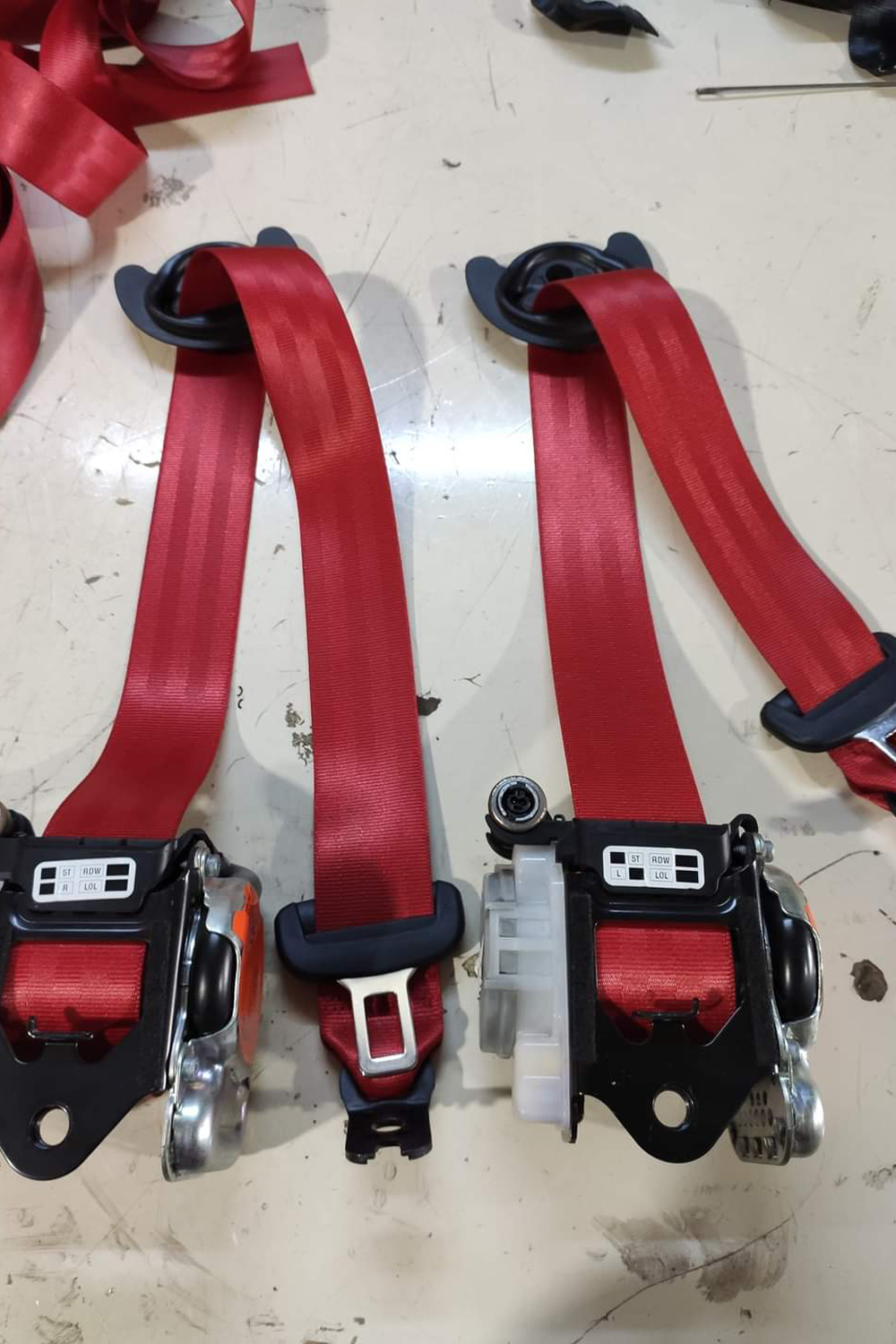 Kırmızı 3 Nokta Emliyet Kemeri